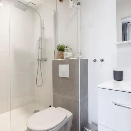 Le Cocon Lumiere Apartment